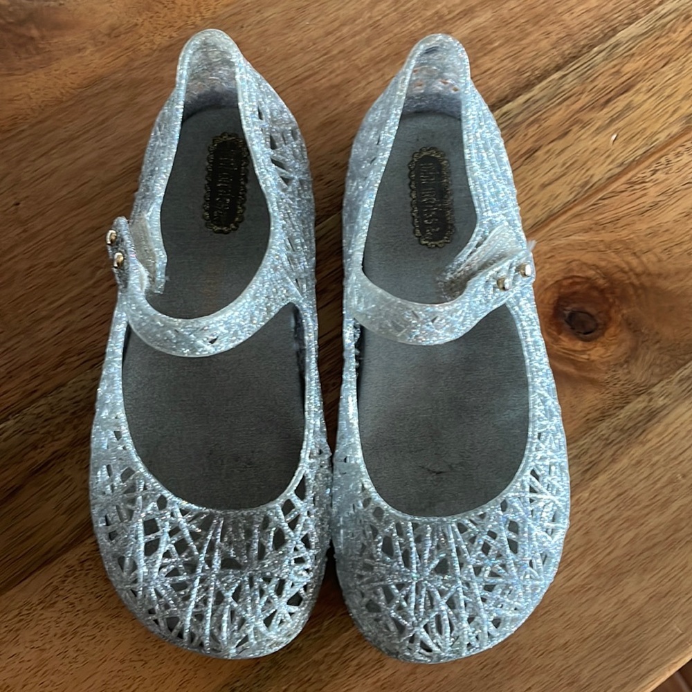 Mini Melissa and Campana toddler girl size 10.